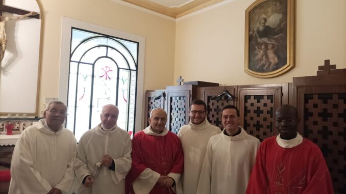 8A1F6F57-D26F-4A05-B2F7-6BED60CA9F22