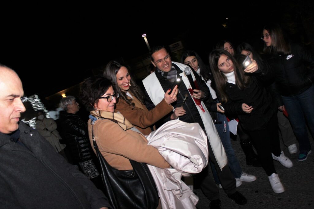 MUGNANO. Le foto più belle dell’inaugurazione della Panchina Letteraria