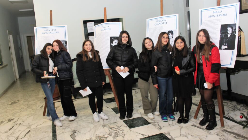 MUGNANO. Le foto più belle dell’inaugurazione della Panchina Letteraria