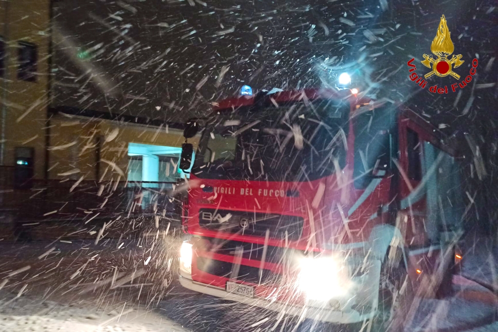 Neve in Irpinia, tanti gli interventi dei Vigili del Fuoco in soccorso agli automobilisti