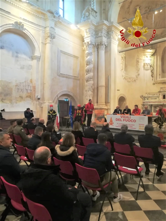 AVELLINO. Mezza maratona a Ragusa, ottima affermazione di due Vigili del Fuoco di Avellino AVELLINO. Mezza maratona a Ragusa, ottima affermazione di due Vigili del Fuoco di Avellino