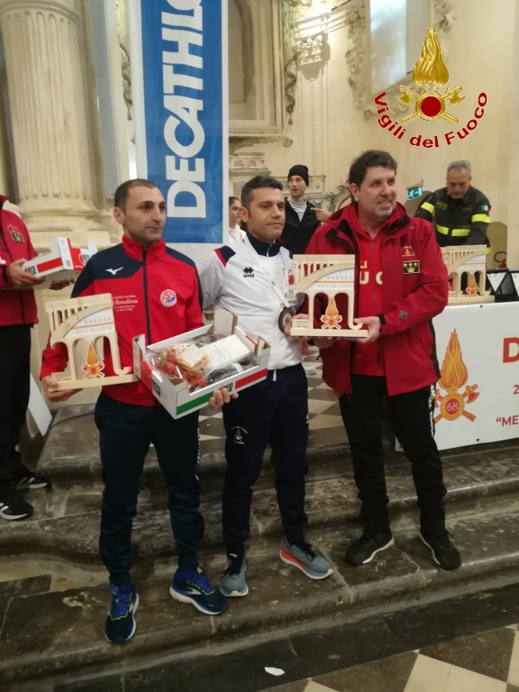 AVELLINO. Mezza maratona a Ragusa, ottima affermazione di due Vigili del Fuoco di Avellino AVELLINO. Mezza maratona a Ragusa, ottima affermazione di due Vigili del Fuoco di Avellino