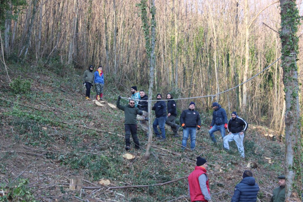 SPERONE. Il taglio del Maio di Sant’Elia. Le foto più belle di Francesco Piccolo