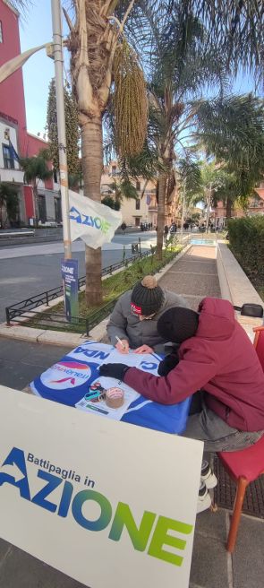 Weekend partecipato di giovani ai banchetti di Azione a Salerno e Battipaglia per il tesseramento 2023 Weekend partecipato di giovani ai banchetti di Azione a Salerno e Battipaglia per il tesseramento 2023