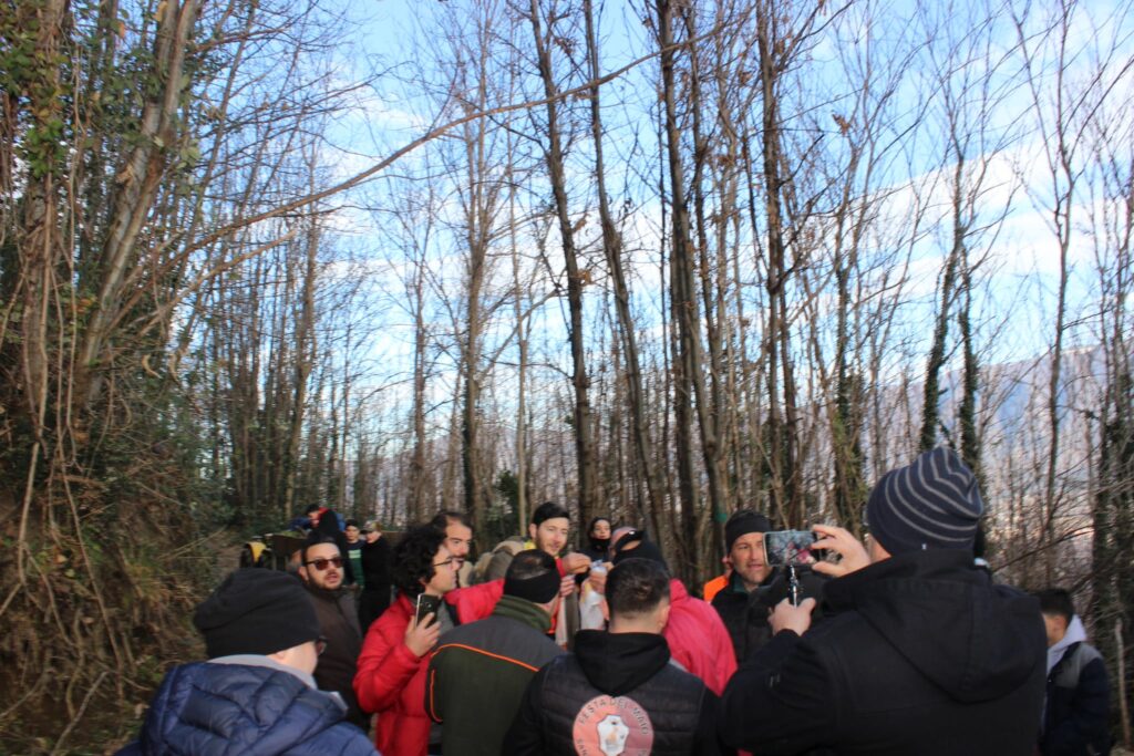 SPERONE. Il taglio del Maio di Sant’Elia. Le foto più belle di Francesco Piccolo