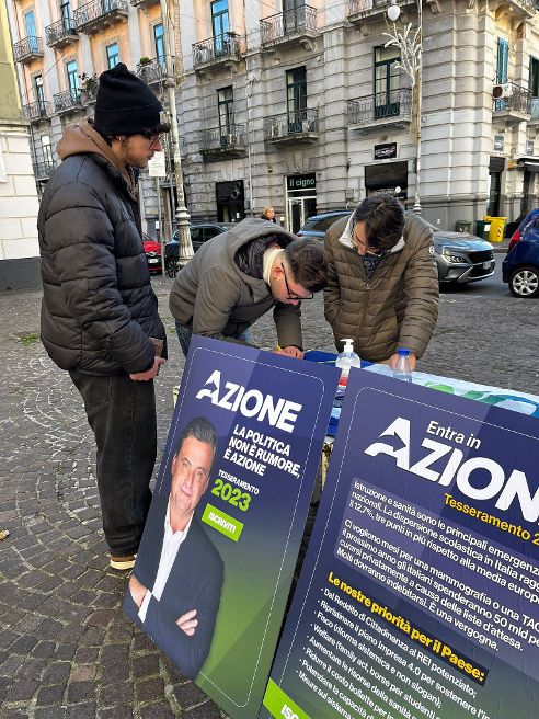 Weekend partecipato di giovani ai banchetti di Azione a Salerno e Battipaglia per il tesseramento 2023 Weekend partecipato di giovani ai banchetti di Azione a Salerno e Battipaglia per il tesseramento 2023