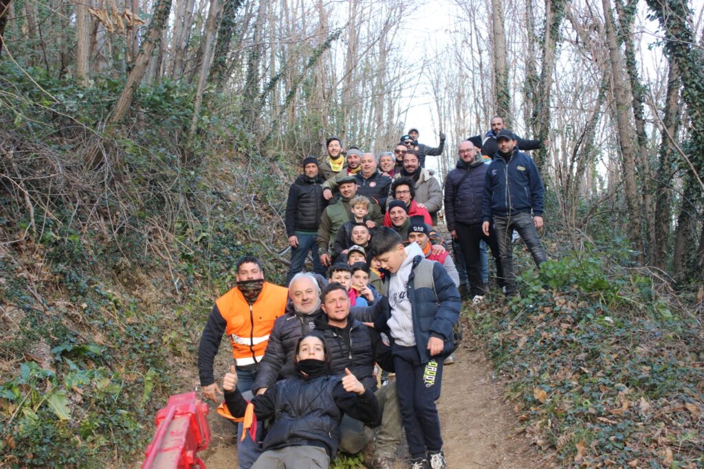 SPERONE. Il taglio del Maio di Sant’Elia. Le foto più belle di Francesco Piccolo
