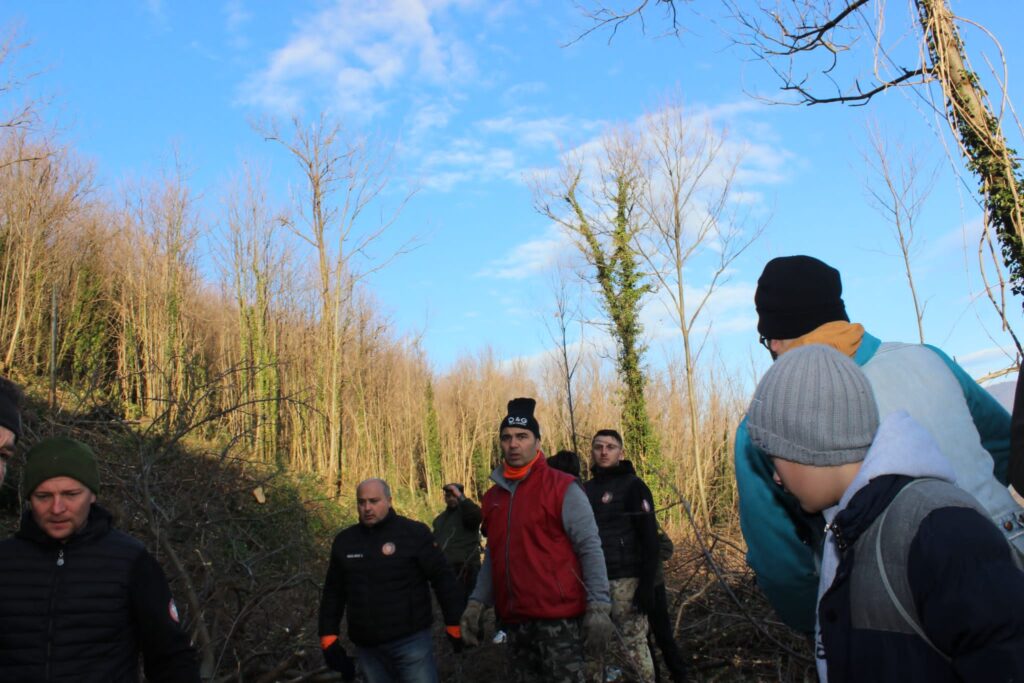 SPERONE. Il taglio del Maio di Sant’Elia. Le foto più belle di Francesco Piccolo