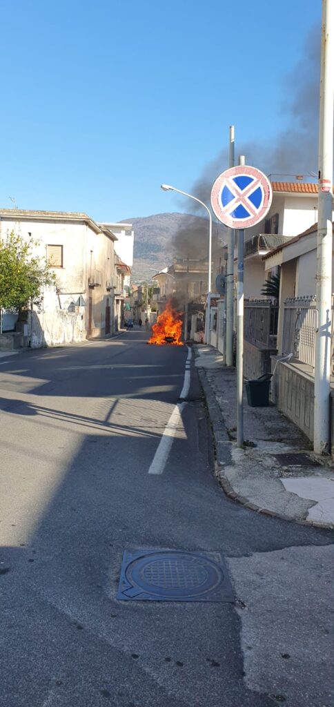TUFINO. A fuoco auto con impianto Gpl