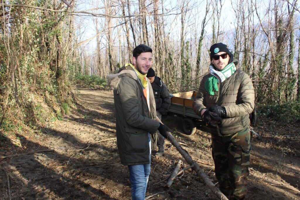 SPERONE. Il taglio del Maio di Sant’Elia. Le foto più belle di Francesco Piccolo