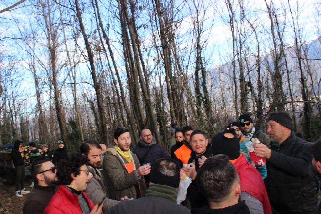 SPERONE. Il taglio del Maio di Sant’Elia. Le foto più belle di Francesco Piccolo
