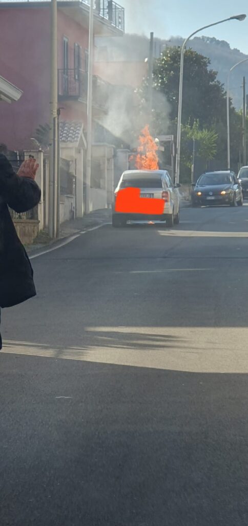 TUFINO. A fuoco auto con impianto Gpl