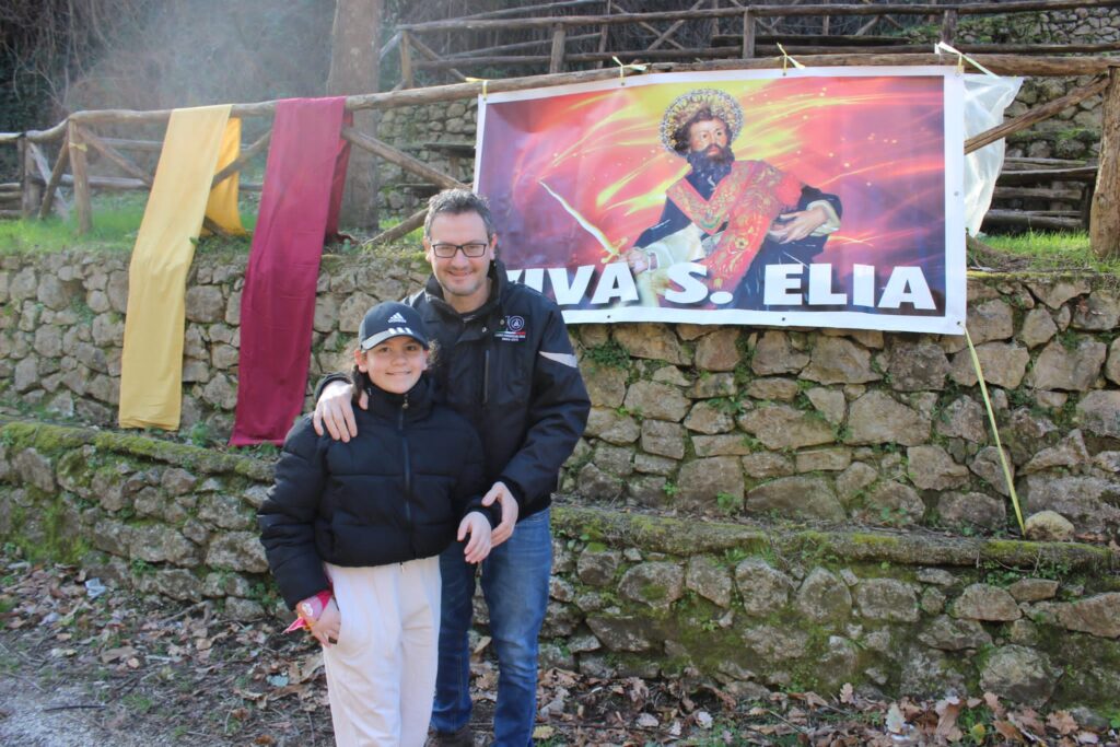 SPERONE. Il taglio del Maio di Sant’Elia. Le foto più belle di Francesco Piccolo