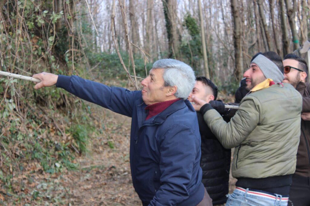 SPERONE. Il taglio del Maio di Sant’Elia. Le foto più belle di Francesco Piccolo