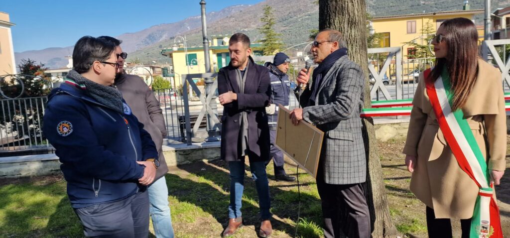 SIRIGNANO. Inaugurata la Panchina dellAmore. Video e Foto