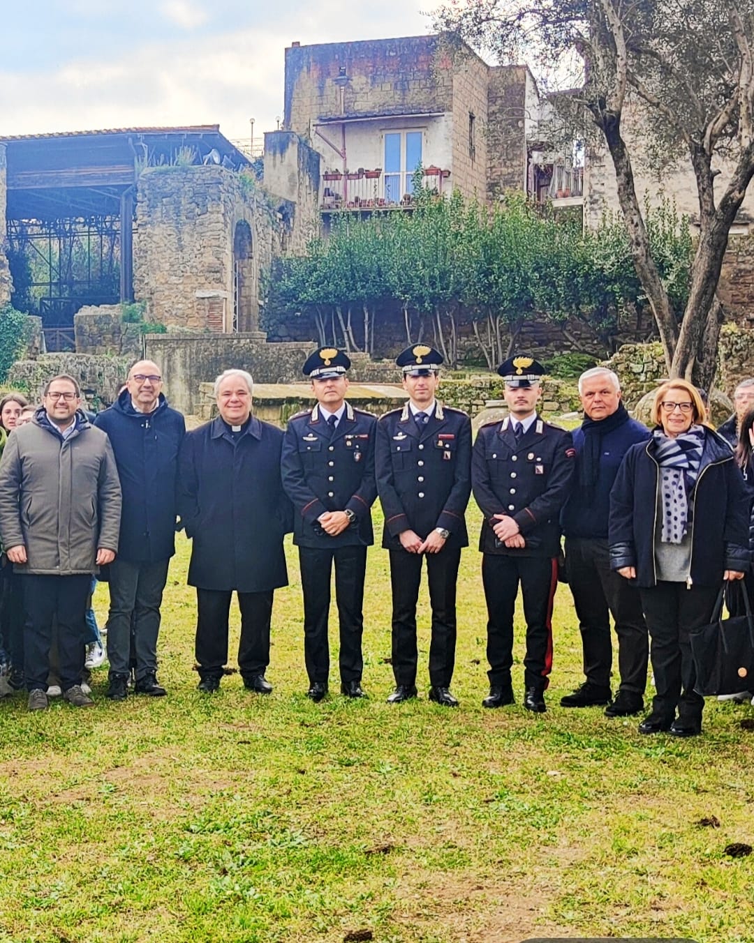 CIMITILE. Tutela del patrimonio culturale e Legalità. Gli alunni della scuola secondaria di primo grado incontrano i Carabinieri CIMITILE. Tutela del patrimonio culturale e Legalità. Gli alunni della scuola secondaria di primo grado incontrano i Carabinieri