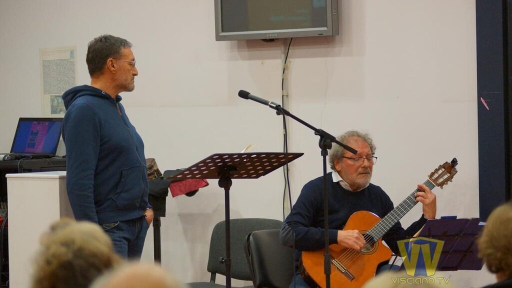 NOLA. Il prof. Domenico Montanaro ha presentato il suo ultimo lavoro, fatto di poesie e aneddoti