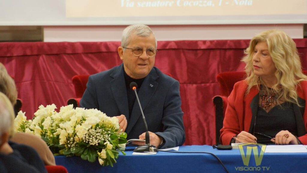 NOLA. Il prof. Domenico Montanaro ha presentato il suo ultimo lavoro, fatto di poesie e aneddoti