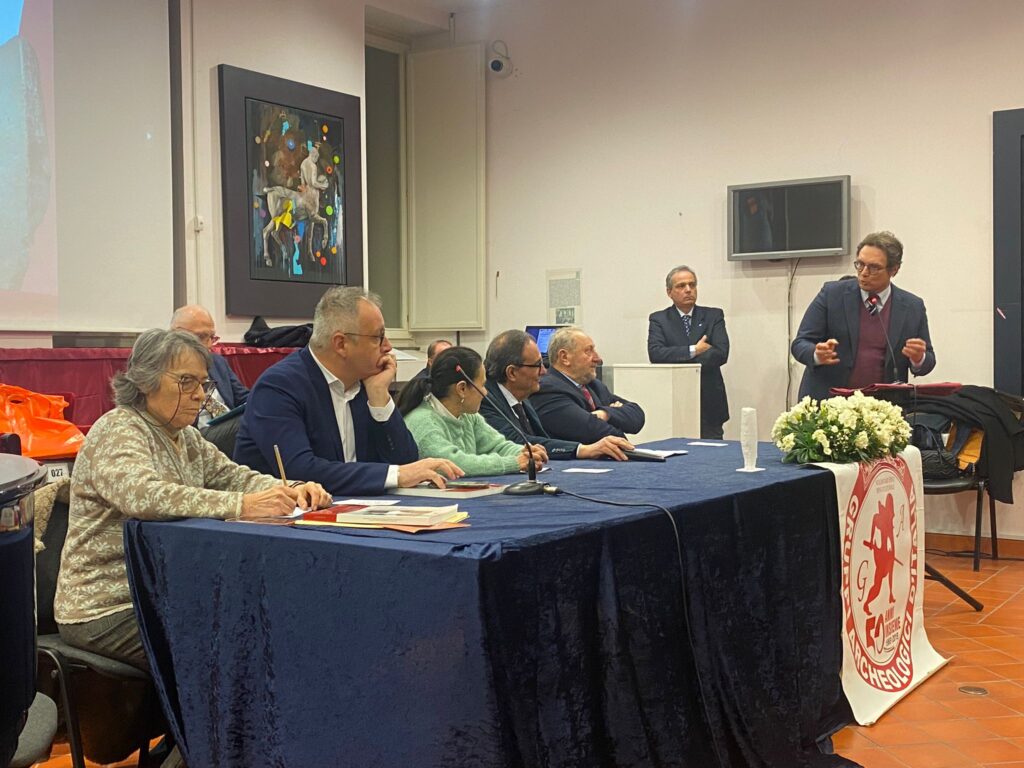 Nola (Museo Archeologico). Il Cippo Avellano, una nuova interpretazione a cura di Domenico Caiazza