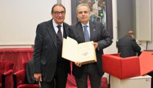 Conoscenza storica e territorio. Filo conduttore, il saggio di Domenico Caiazza. Il Cippo abellano e la coesione istituzionale nell’età osco sannita. Ercole, la venerata divinità protettrice delle sorgenti e acque del territorio. Il riparto tra Abella e Nola delle cospicue offerte che i fedeli rendevano al Tempio