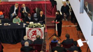 Conoscenza storica e territorio. Filo conduttore, il saggio di Domenico Caiazza. Il Cippo abellano e la coesione istituzionale nell’età osco sannita. Ercole, la venerata divinità protettrice delle sorgenti e acque del territorio. Il riparto tra Abella e Nola delle cospicue offerte che i fedeli rendevano al Tempio