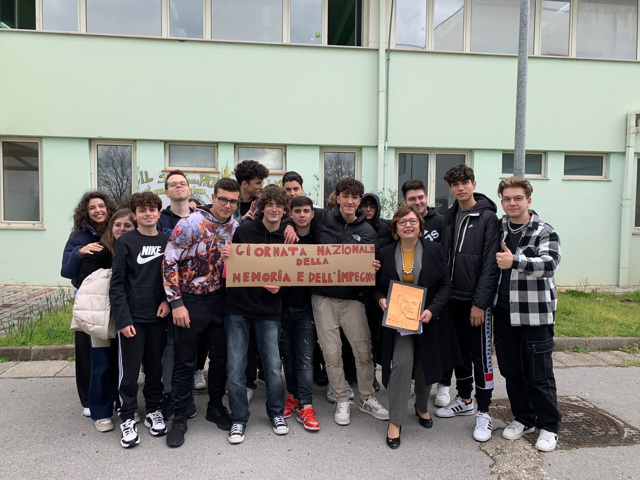 CICCIANO. Iniziativa del liceo E. Medi contro le mafie CICCIANO. Iniziativa del liceo E. Medi contro le mafie