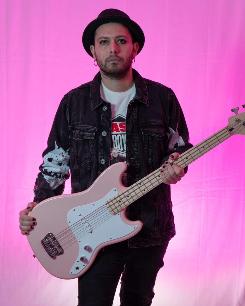 “Tra le mie stanze” il nuovo singolo de “Il Cervello” “Tra le mie stanze” il nuovo singolo de “Il Cervello”