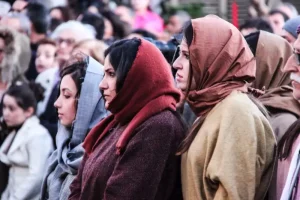 BAIANO. 150 figuranti, tra interpreti, comparse e addetti di servizio. La Passione di Gesù, nella mistica rivisitazione popolare \   Da piazza Napolitano alla collina di Gesù e Maria, i siti del racconto evangelico