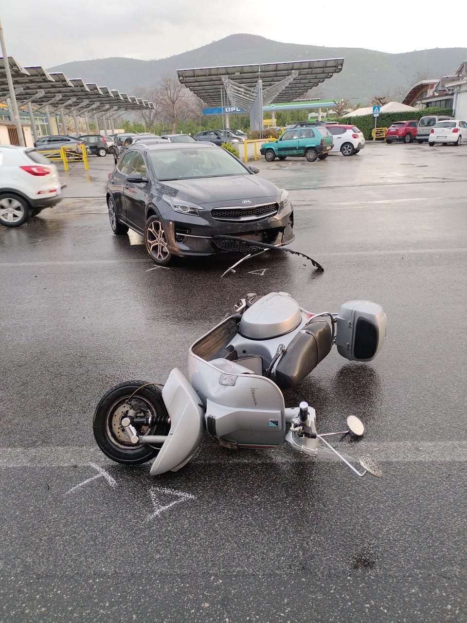 AVELLA. Incidente stradale sulla Nazionale tra auto e moto AVELLA. Incidente stradale sulla Nazionale tra auto e moto