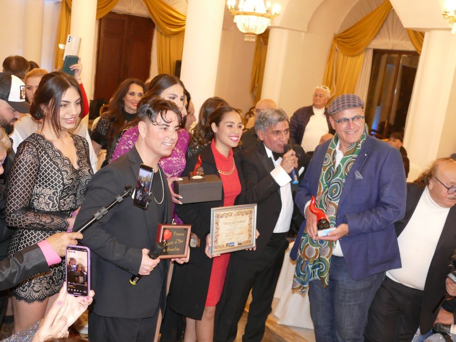 “Party del Sorriso” l’evento dell’anno a Villa Domi con festa di compleanno di Angelo Iannelli. Protagonisti i ragazzi “Speciali “e tante eccellenze “Party del Sorriso” l’evento dell’anno a Villa Domi con festa di compleanno di Angelo Iannelli. Protagonisti i ragazzi “Speciali “e tante eccellenze