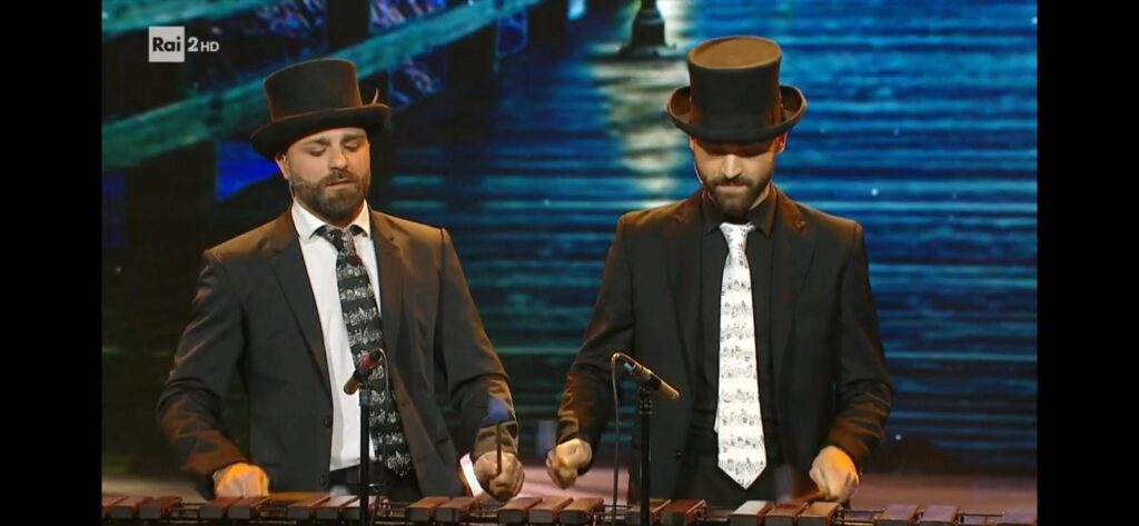 Rai 2, “Dalla strada al palco”, ieri l’esibizione dei due giovani mandamentali, Claudio Palmiero e Michele Gambardella, in arte “Marimba Show Duo”.