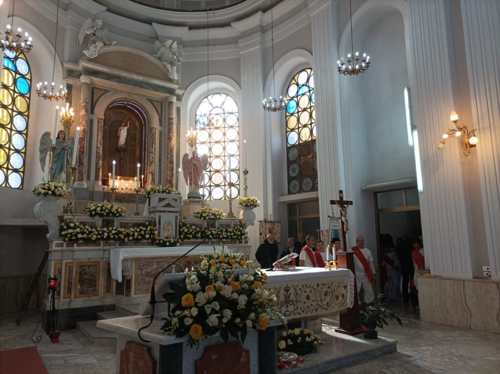 Avella   Festa in onore di Maria Santissima delle Grazie  battenti e processione