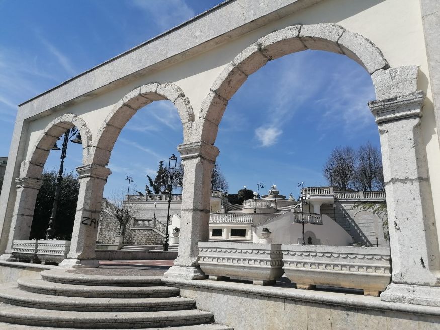 GROTTAMINARDA (AV). Riqualificate le scalinate dei giardini De Curtis e le arcate del Carmine. GROTTAMINARDA (AV). Riqualificate le scalinate dei giardini De Curtis e le arcate del Carmine.