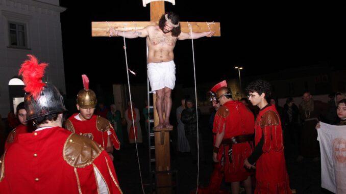 C78AAB23-3C08-4F74-838F-8E083567047C