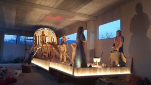 CICCIANO. Cristo fra i muratori: carro allegorico dedicato alla Sicurezza sul Lavoro Presentato da “Comitato carro Artigiani”