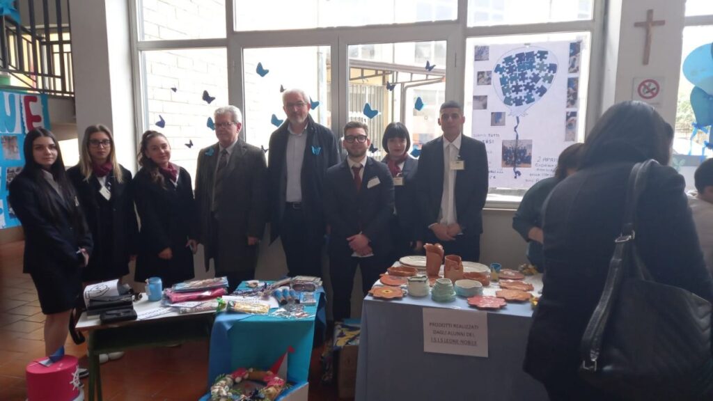 L’I.S.I.S. “Leone Nobile” di Nola organizza insieme allI.C.S. Guerriero di Avella il mercatino solidale