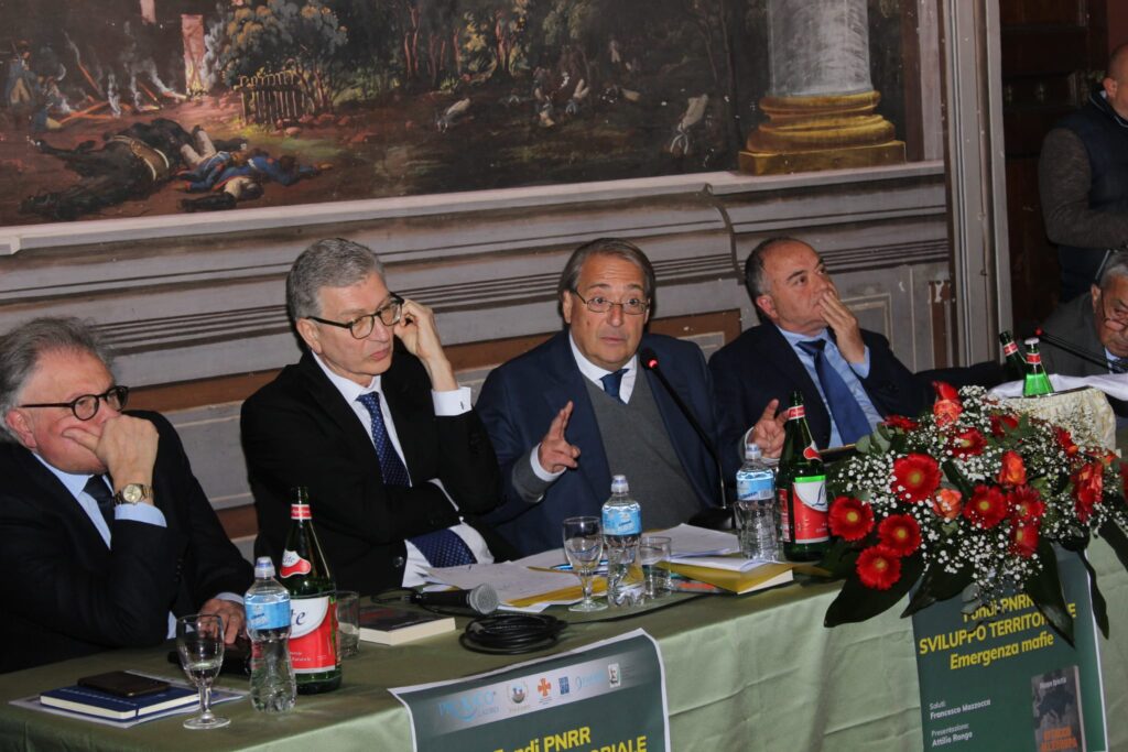 LAURO. Fondi PNRR, Sviluppo  territoriale e Emergenze mafie. Gratteri e Spiezia ne discutono. Le foto del convegno