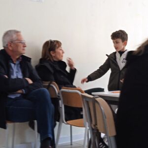 ROCCARAINOLA (NA). Grande partecipazione allincontro di arteterapia organizzato dallassociazione Autismo in Movimento e lartista Giovanna Lettieri