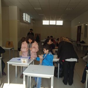 ROCCARAINOLA (NA). Grande partecipazione allincontro di arteterapia organizzato dallassociazione Autismo in Movimento e lartista Giovanna Lettieri