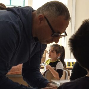 ROCCARAINOLA (NA). Grande partecipazione allincontro di arteterapia organizzato dallassociazione Autismo in Movimento e lartista Giovanna Lettieri