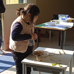 ROCCARAINOLA (NA). Grande partecipazione allincontro di arteterapia organizzato dallassociazione Autismo in Movimento e lartista Giovanna Lettieri