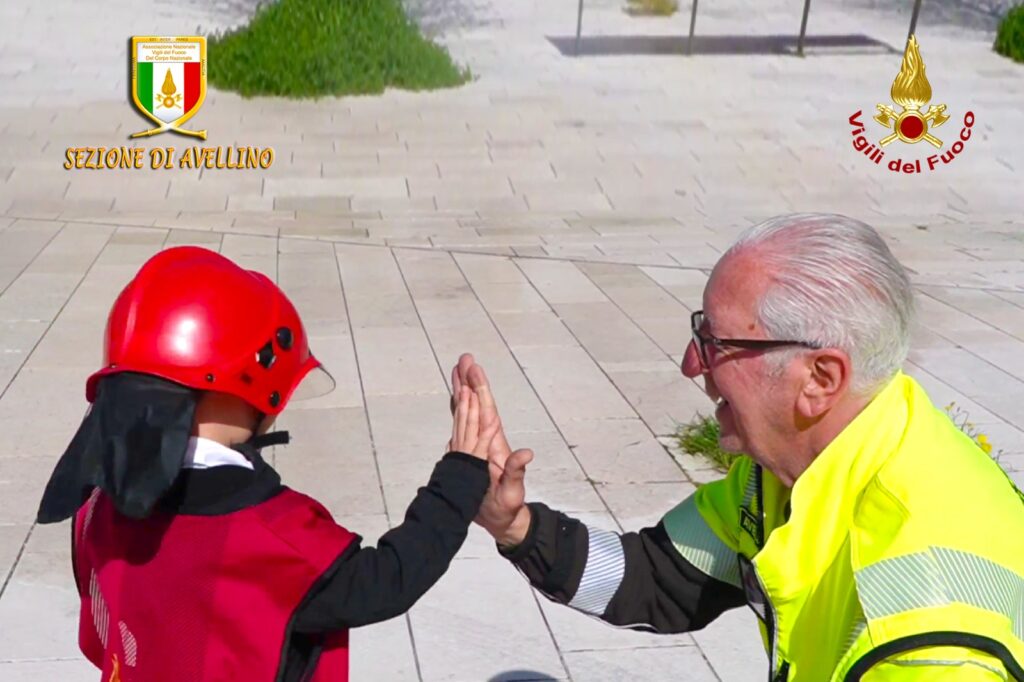 Pompieropoli per i bambini della Scuola dellinfanzia di Valle