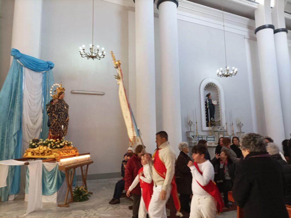 Avella   Festa in onore di Maria Santissima delle Grazie  battenti e processione