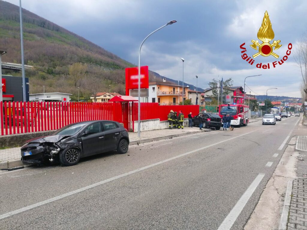 Coppia di Mugnano del Cardinale rimane ferita in incidente stradale a Monteforte. Video e Foto Coppia di Mugnano del Cardinale rimane ferita in incidente stradale a Monteforte. Video e Foto
