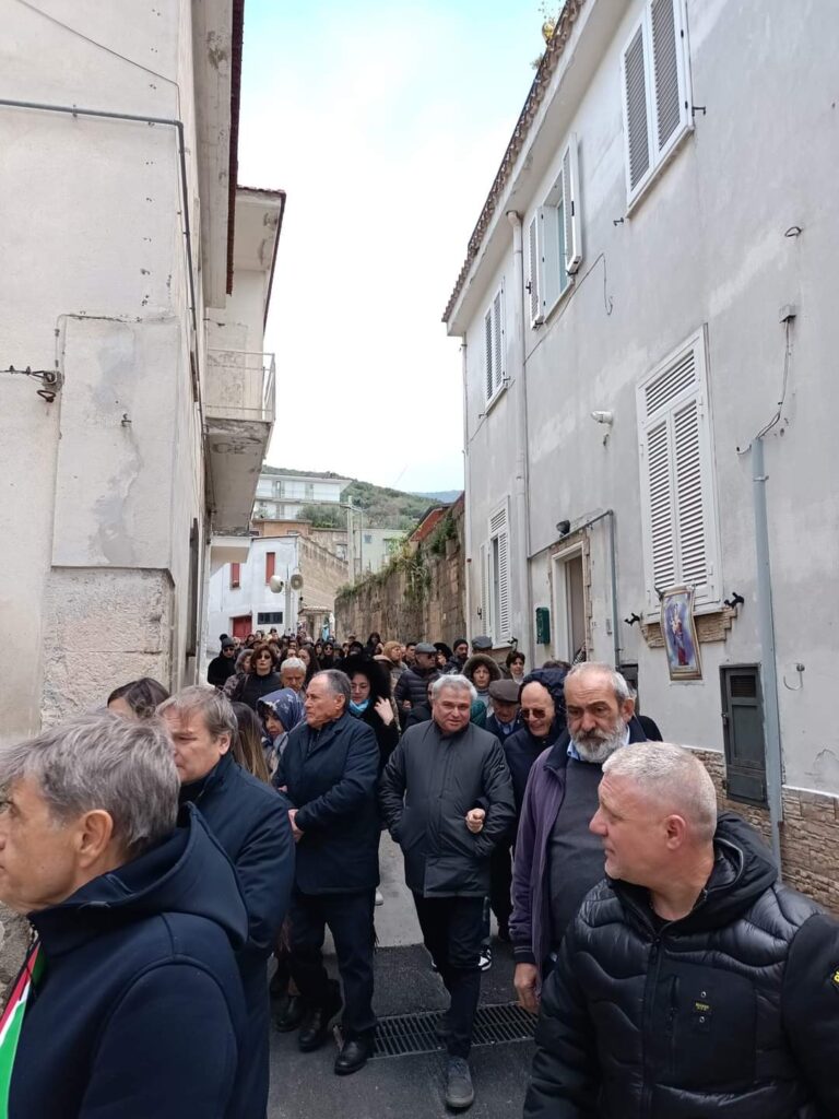 Avella Festa in onore di Maria Santissima delle Grazie battenti e processione Avella Festa in onore di Maria Santissima delle Grazie battenti e processione