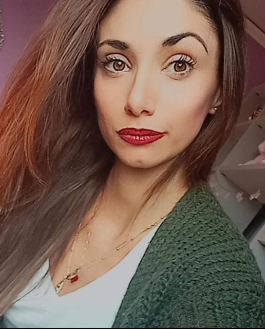 LA SCRITTRICE CHIARA IMBIMBO PRESENTA IL SUO LIBRO A FONTANAROSA (AV) LA SCRITTRICE CHIARA IMBIMBO PRESENTA IL SUO LIBRO A FONTANAROSA (AV)