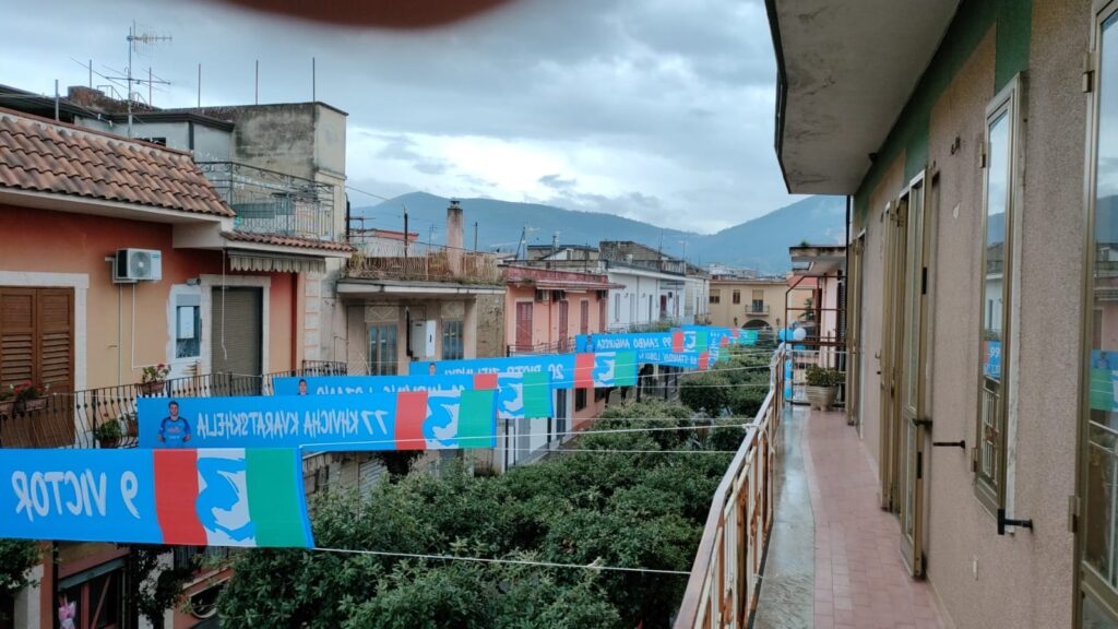 TUFINO. Il comune si tinge dazzurro in onore del Napoli e schiera la formazione titolare