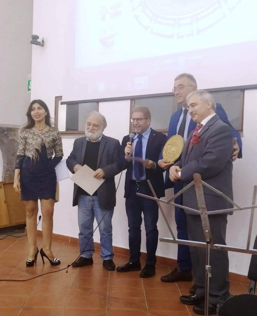 Viaggio nel Premio Internazionale Anfiteatro d’Argento, Cultura & Imprenditoria 2023: Felice Siniscalchi   Bassa Irpinia news