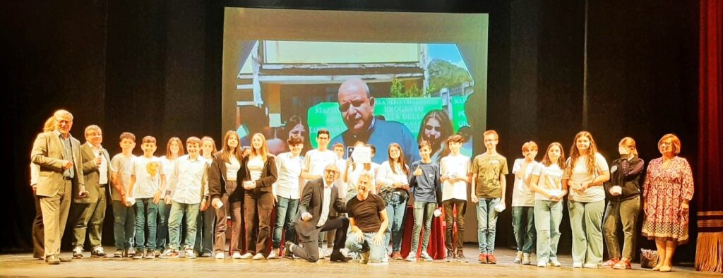 CIMITILE. Cambiamo Aria. I ragazzi della Guadagni vincono il primo premio nel concorso bandito dalla Regione Campania