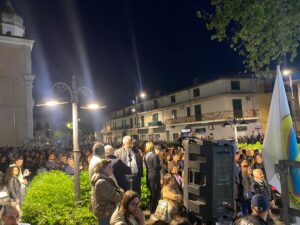 MUGNANO DEL CARDINALE. Nuova Alleanza Popolare tiene il comizio in piazza Padre Pio. Foto e Video